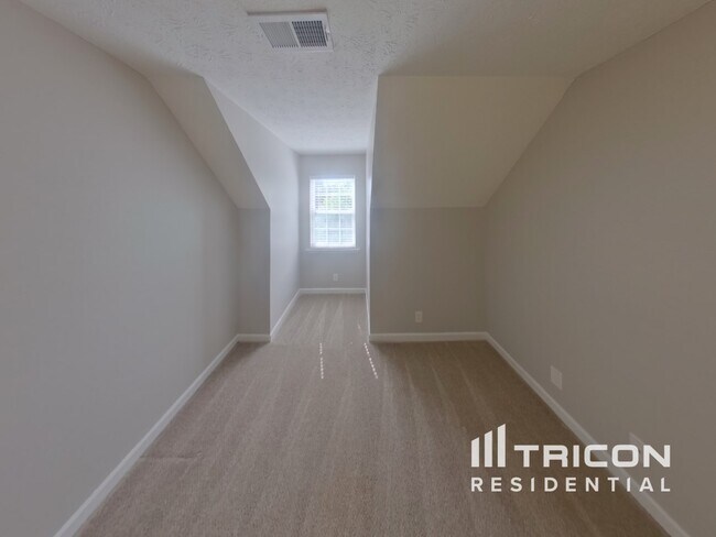 Building Photo - 1526 Amberwood Cir