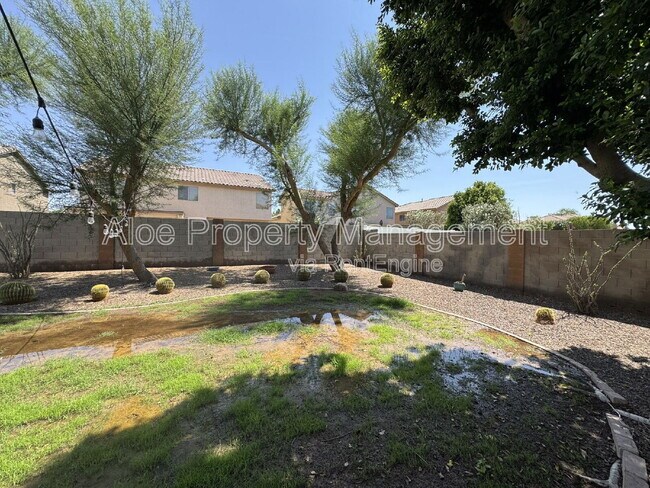 Building Photo - 491 W Ebony Way