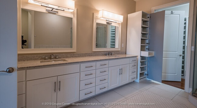 502 Master Bath 2 - Falls Park Place