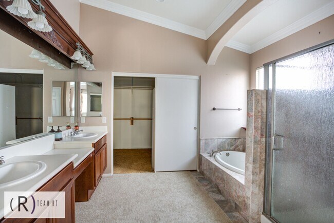 Building Photo - NEW PROMO PRICE! $3,470/MO