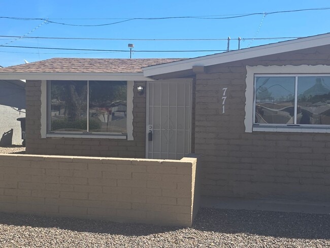 Building Photo - 2b1bth condo