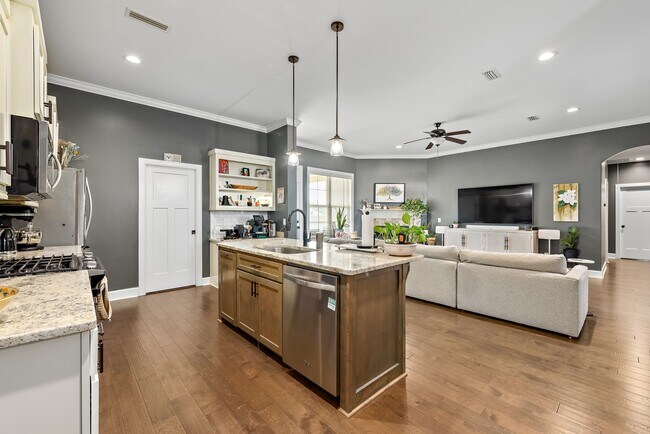 Building Photo - 103 Allisha Ct