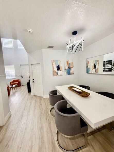 Dinning room - 1481 SE 25th Ter