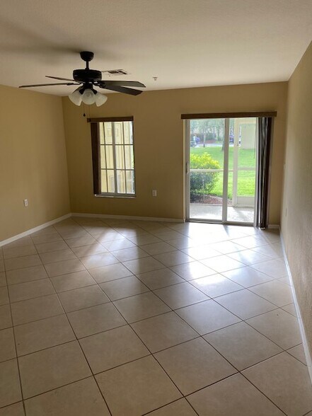Building Photo - 9419 Ivy Brook Run