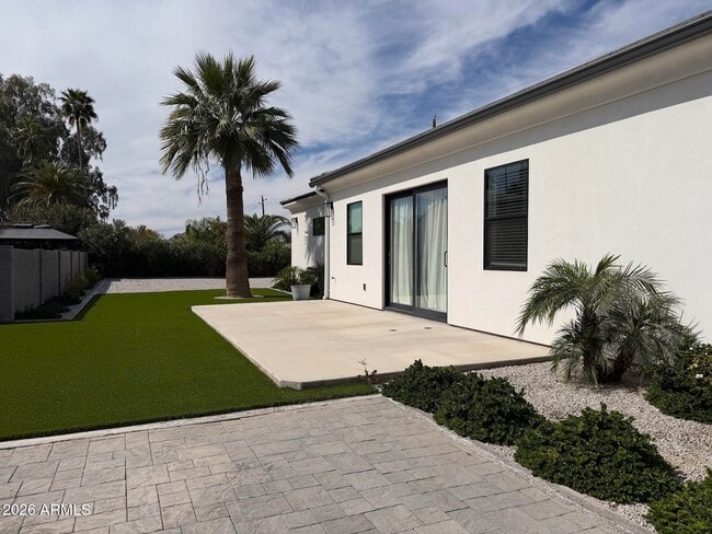 Building Photo - 8736 E Joshua Tree Ln