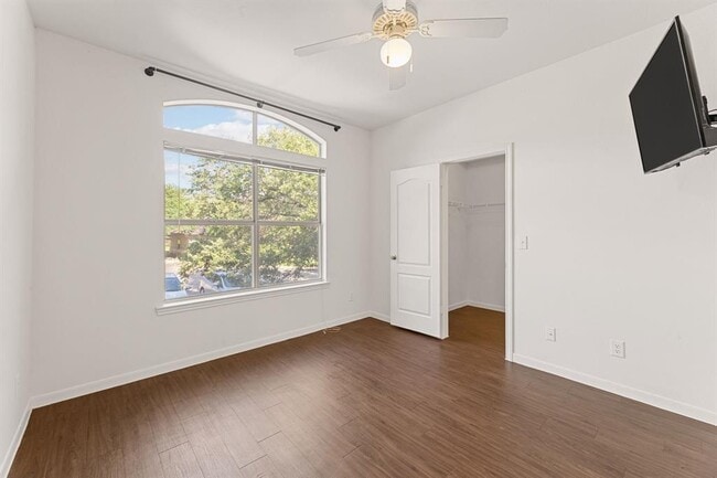 Building Photo - 6000-16 Shepherd Mountain Cove