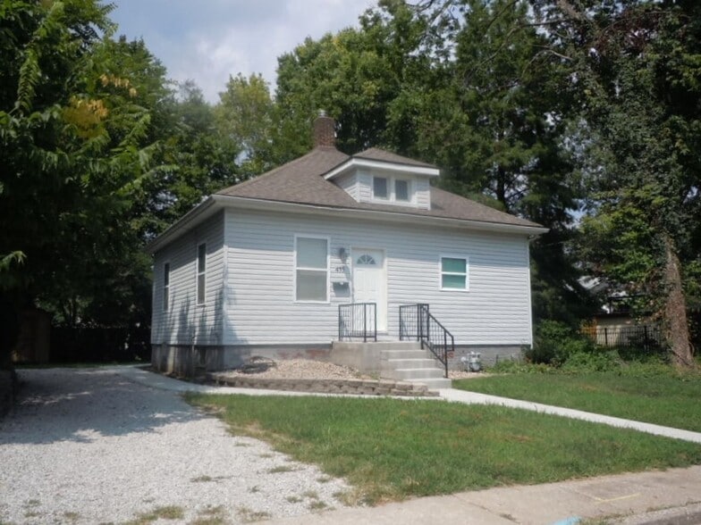 Primary Photo - 455 Hoehn St