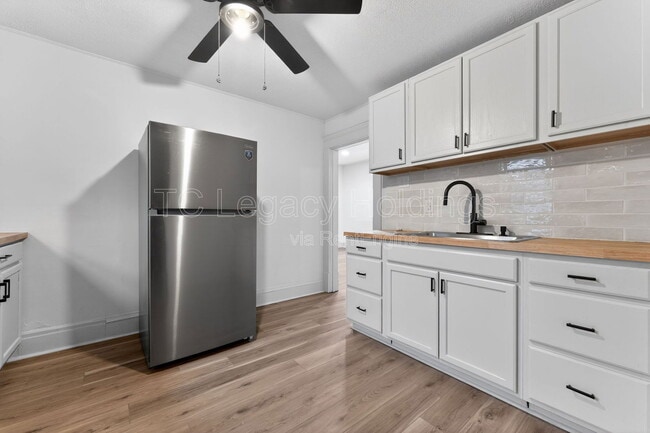 Building Photo - 2201 Gould Ave