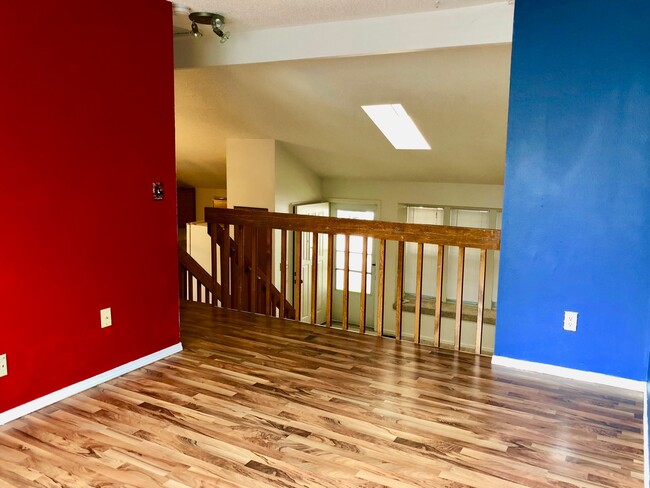 Building Photo - Open Tri-Level Townhome With Tons Of Space...