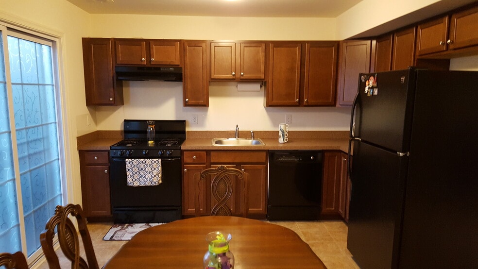 Building Photo - 18 Alerica Ln