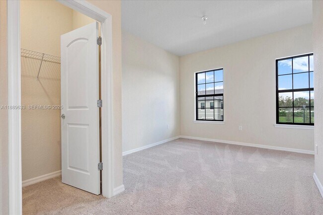 Building Photo - 2108 Appleton Cir N