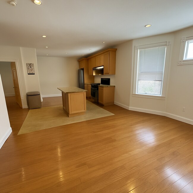 Building Photo - 20 Alcott St