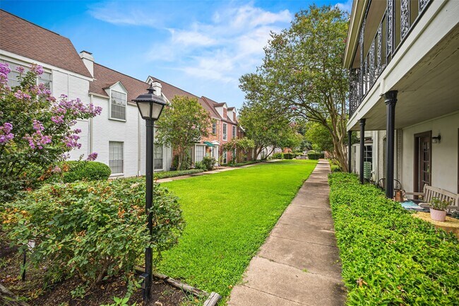 Building Photo - 2501 Marilee Ln