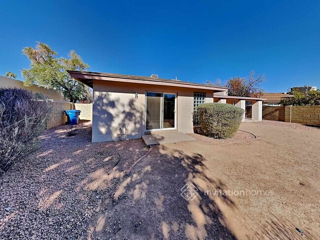 Building Photo - 1411 W Impala Ave