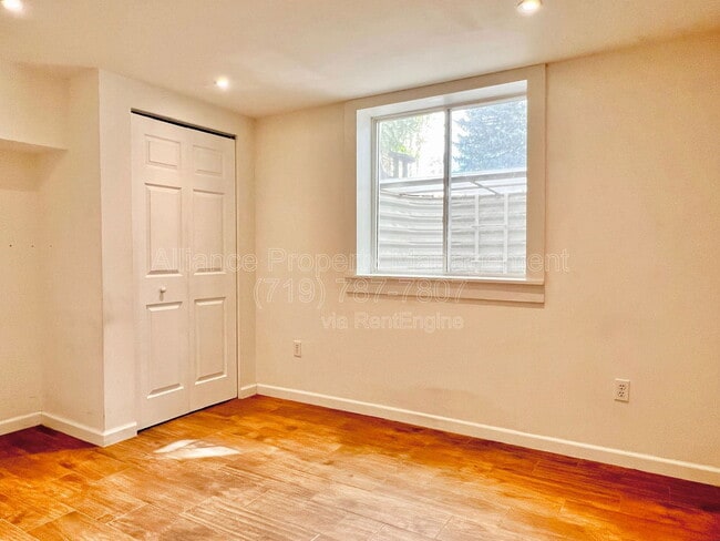 Building Photo - 401 Cheyenne Blvd