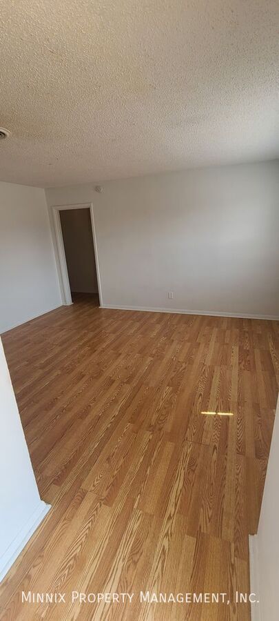 Building Photo - 210 N Glenwood Dr