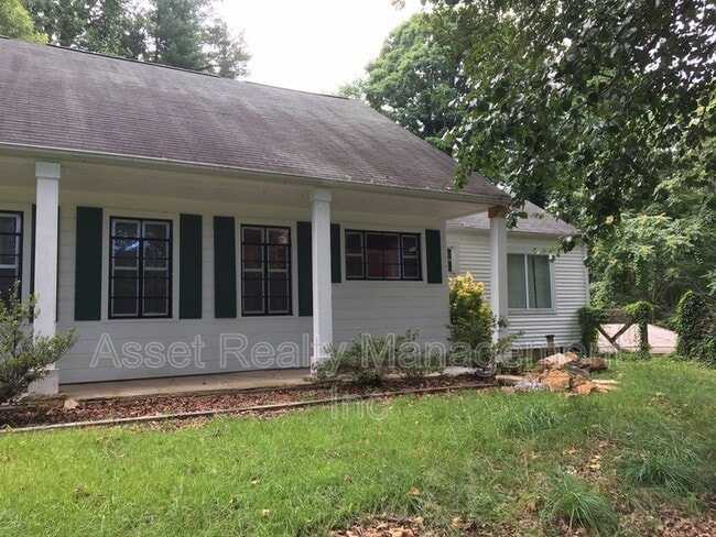 Building Photo - 2033 Decatur Hwy