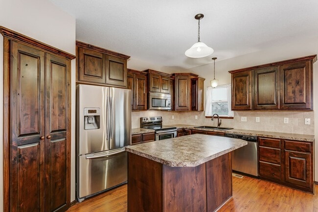 Building Photo - DERBY Schools!  Gorgeous home!