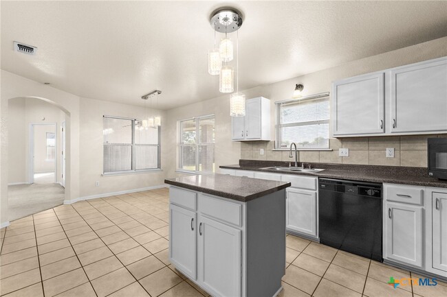 Building Photo - 211 Sims Ridge Dr