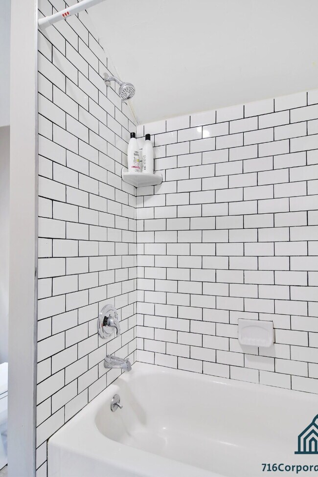 Building Photo - Furnished 1-Bedroom Upper Apartment on Prospect Ave