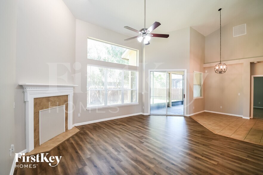 Building Photo - 2593 Country Side Dr