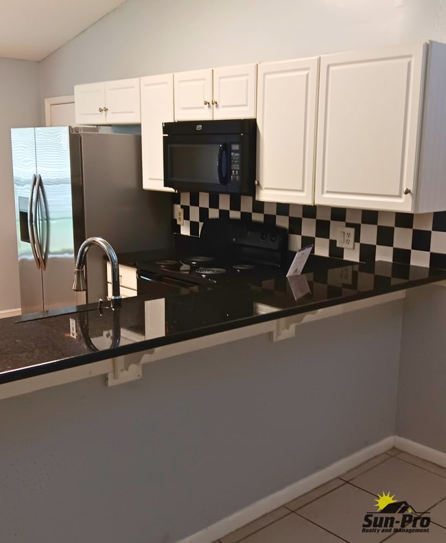 Building Photo - 3748 Gatewood Dr