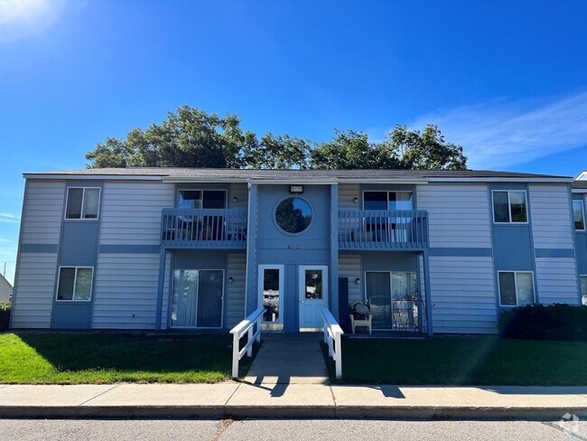 Building Photo - Huron Apartments