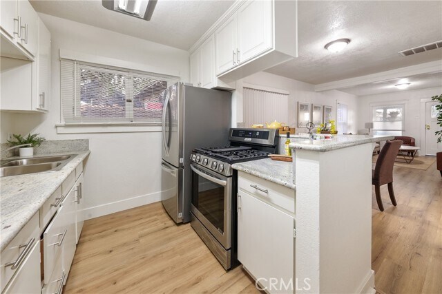 Building Photo - 1146 N Loma Vista Dr