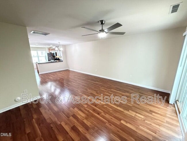Building Photo - 8527 Quarton Dr