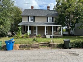 Building Photo - 325 Carpenter St