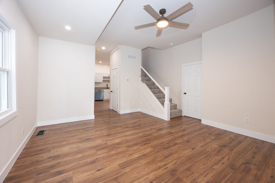 Living room - 106 Ward Ave