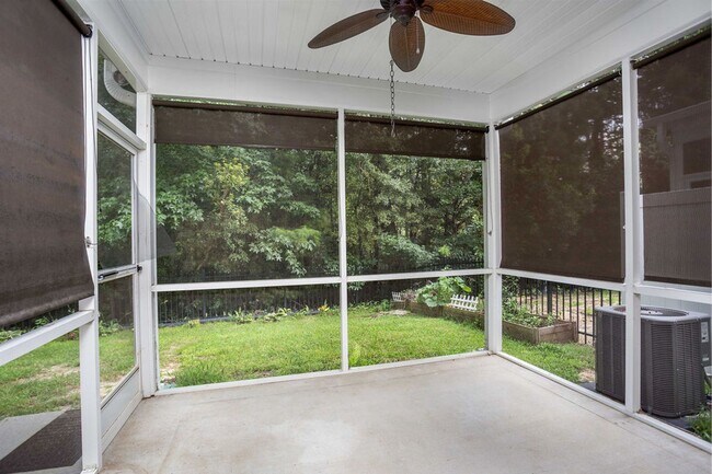 Building Photo - Three Bedroom Townhouse in Carolina Bay