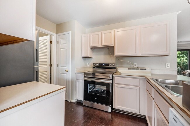 Building Photo - 30685 Hidden Pines Ln
