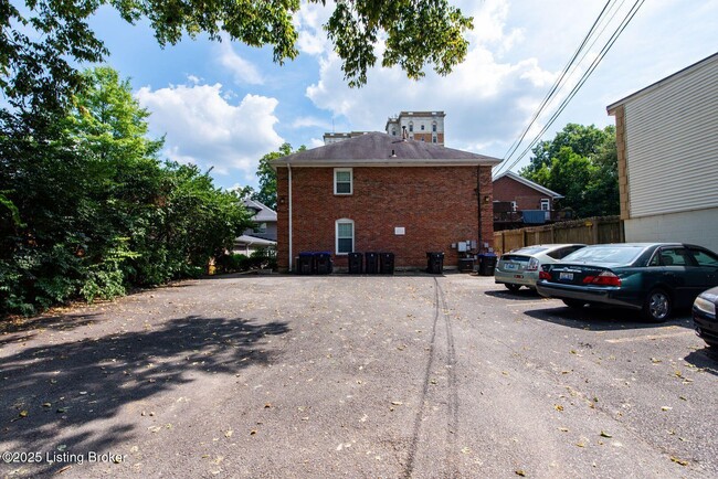 Building Photo - 2159 Bonnycastle Ave