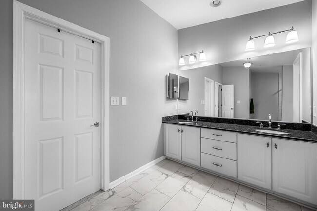 Building Photo - 2614 Lighthouse Ln