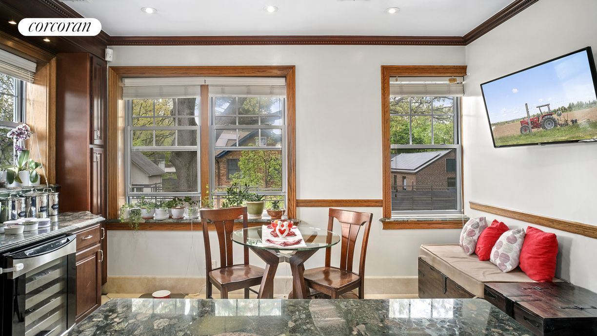 Building Photo - 6039 Huxley Ave