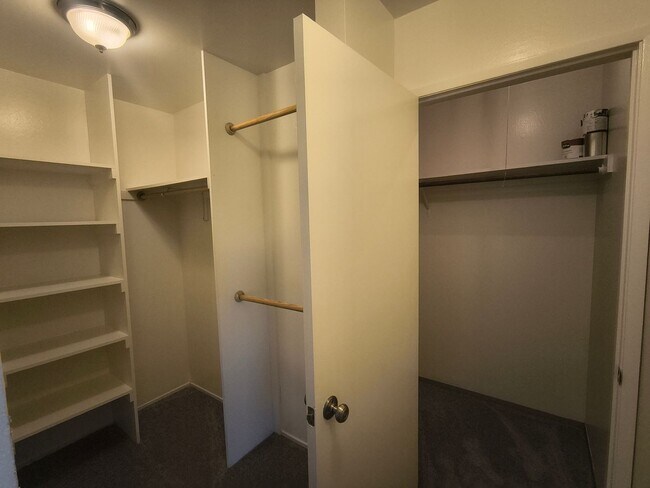 Building Photo - TOP FLOOR 1BD/1BATH Condo Available For Rent at the Watergate Community in Emeryville!!!!