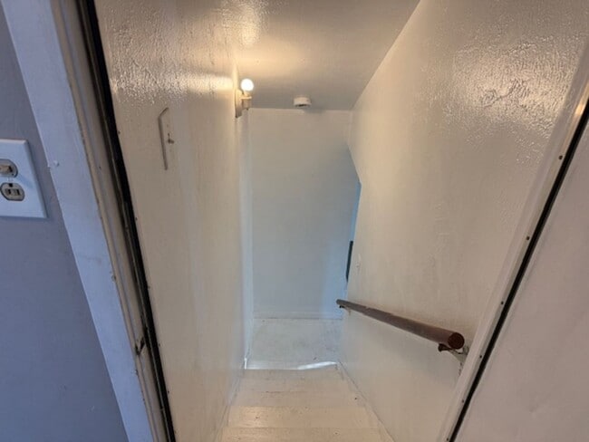 Building Photo - Beautiful Richmond Annex Home with Updated Kitchen & Bath + Bonus Room