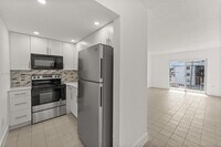 Building Photo - 6200 W Flagler St