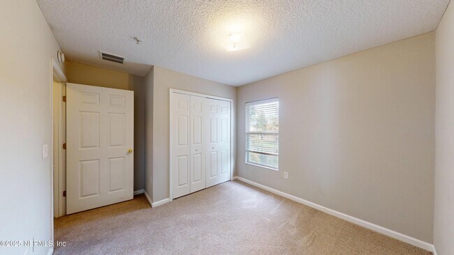 Building Photo - 9575 Amarante Cir