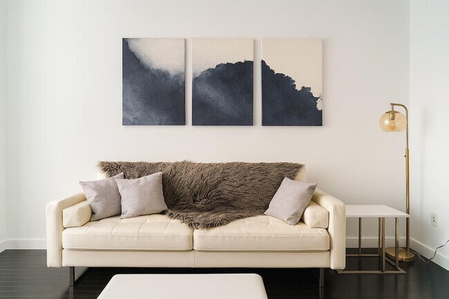 Building Photo - 130 Liberty St