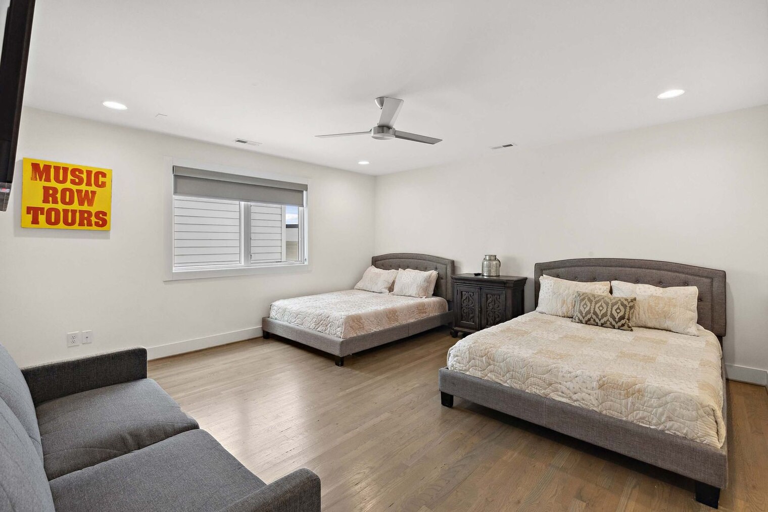 Building Photo - 960 9th Ave S