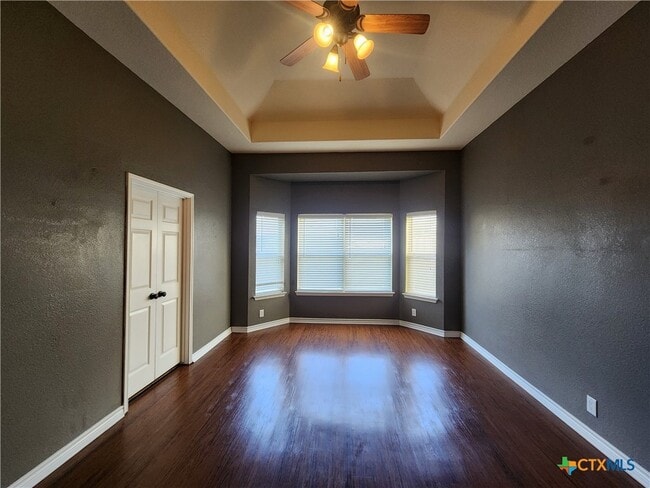 Building Photo - 803 Lodge Creek Dr