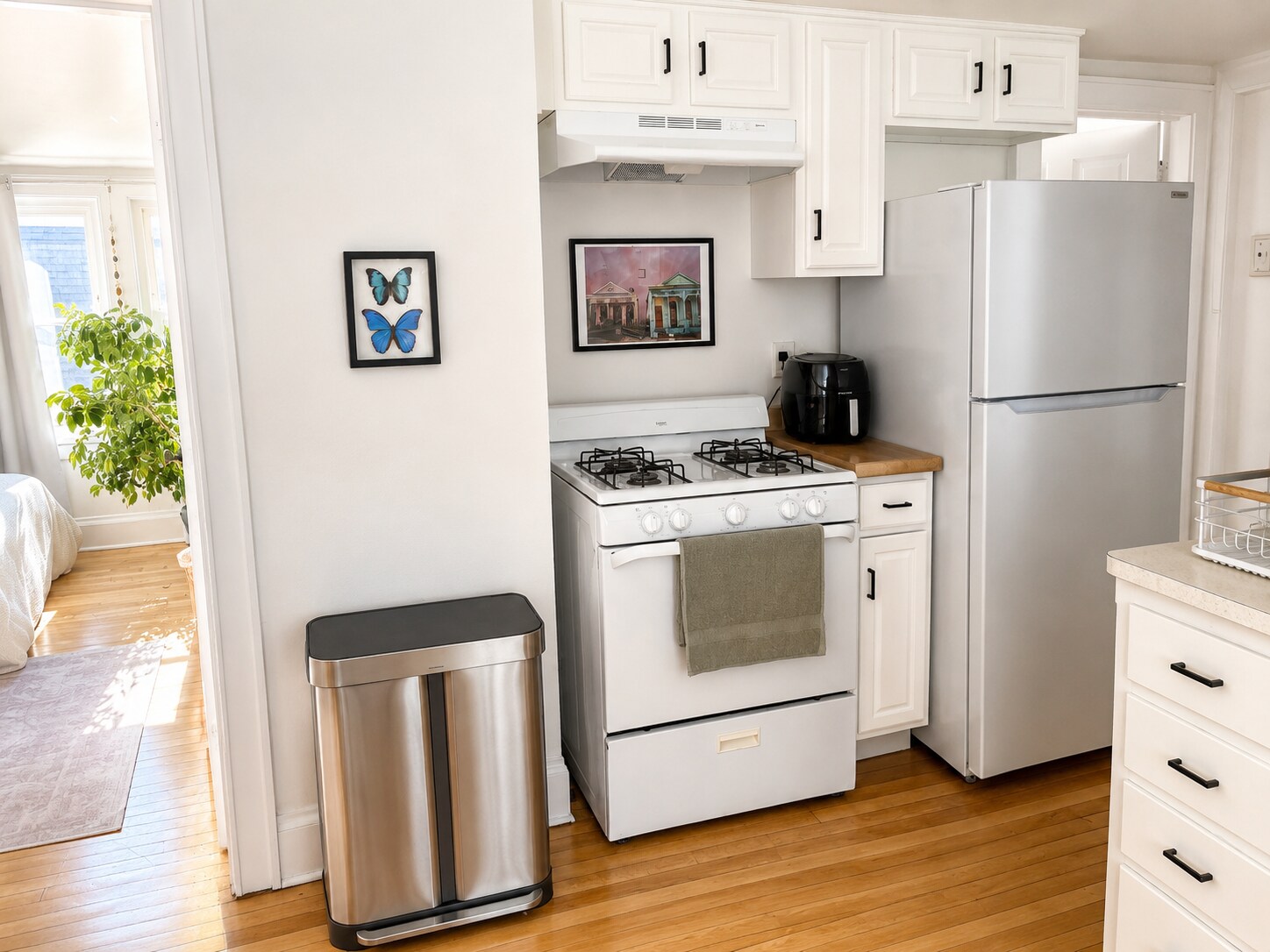 Kitchen - 3857 E Martin Ave