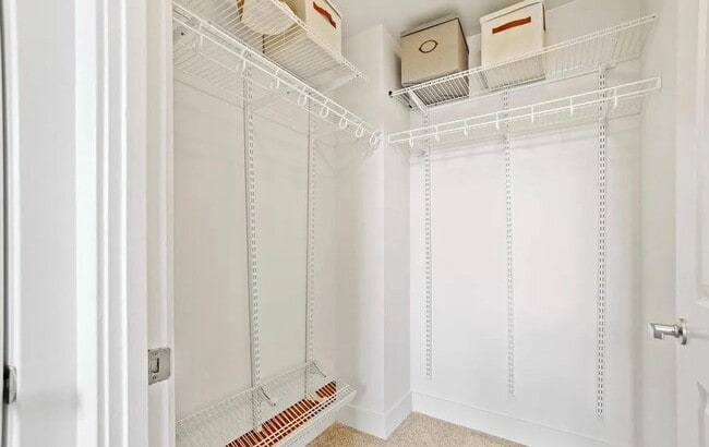 Building Photo - Industrial-Chic 2BR 2BA in Adams Morgan with Parking!