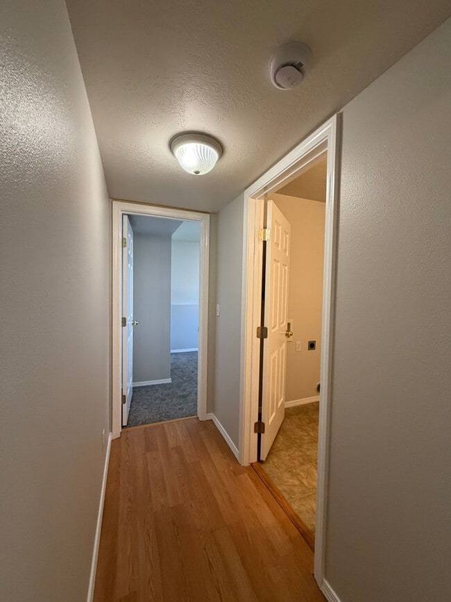 Building Photo - Great 4 bed 2 bath home with RV parking in...