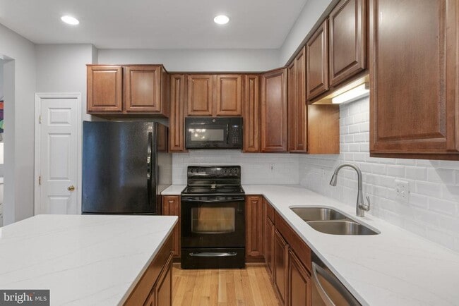 Building Photo - 6505 Parish Glebe Ln