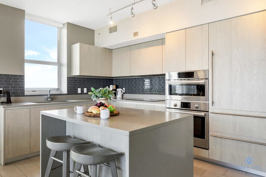 Building Photo - 4112 Jimmy Buffett Mem Hwy