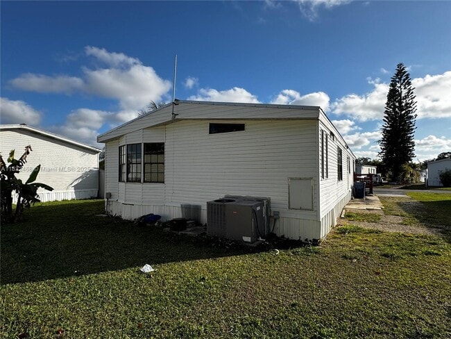 Building Photo - 35250 SW 177th Ct
