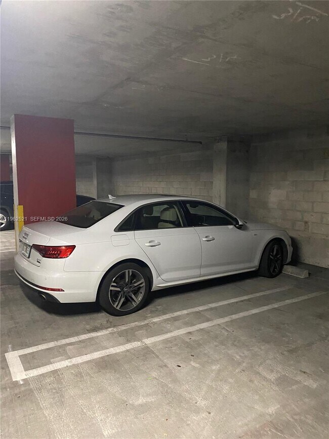 Building Photo - 1100 S Miami Ave